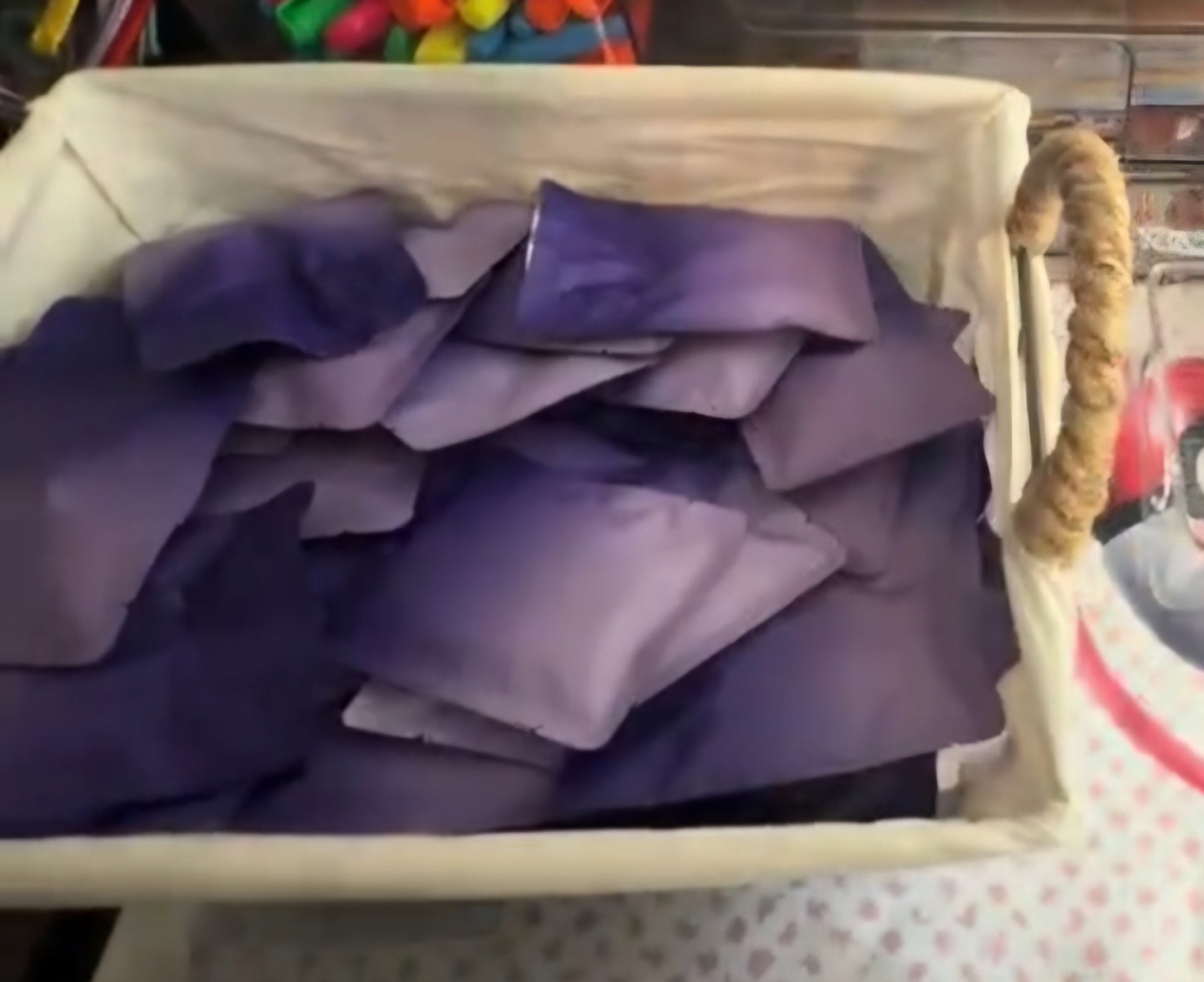 2 Scoop (bags)+ 1 Premium item