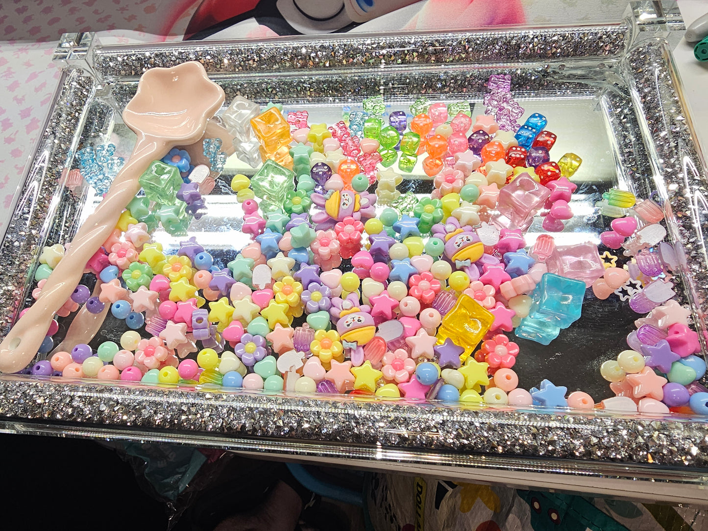 3 scoops + 3 premium items (beads)